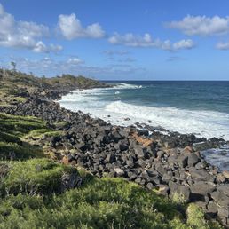 Rugged oven views with beautiful crashing waves.