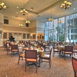 California Home for Seniors - Assisted living facilities always have a common dining room.