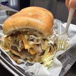 La Burgers - 4-LA Mad Cow Burger