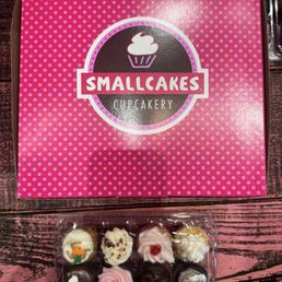 12 Mini Cupcakes - Variety