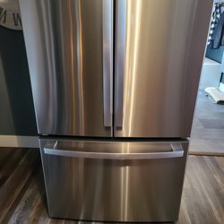 Extra Wrench Home and Industrial Services - New GE Refrigerator frosting over in Bangor, Michigan. New door seal installed corrected the problem.