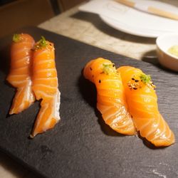 moment sushi - Salmon belly and salmon