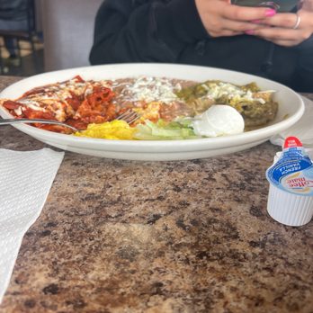 Casa Grande Cafe - Chilaquiles 1/2 red and 1/2 green - Cafes Near Me - Oxnard, California Casa Grande Cafe - Chilaquiles 1/2 red and 1/2 green - Cafes Near Me - Oxnard, California