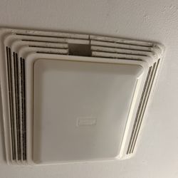 Holiday Inn Express & Suites Dayton-Huber Heights - Disgustingly dirty bathroom vent