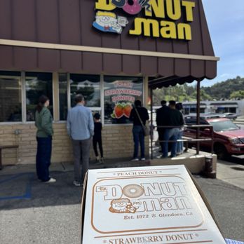 THE DONUT MAN - GLENDORA - Updated April 2025 - 6864 Photos & 5382 Reviews - 915 E Rt 66