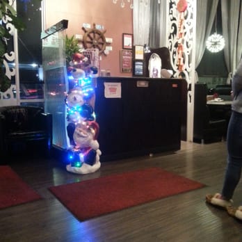 FEY Restaurant - Decorated for Christmas - Szechuan Near Me - Menlo Park, California