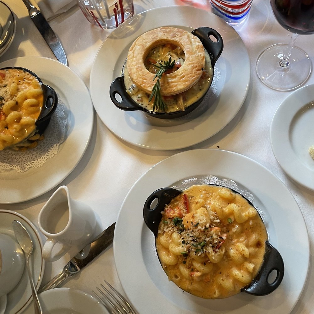 BG Restaurant - Lobster mac & cheese and Truffle Chicken Pot Pie - New American Near Me - New York, New York