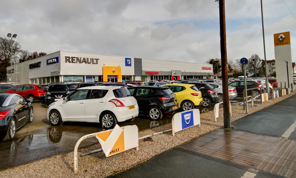 LOOKERS CHESTER RENAULT Updated May 2024 302 Sealand Road, Chester