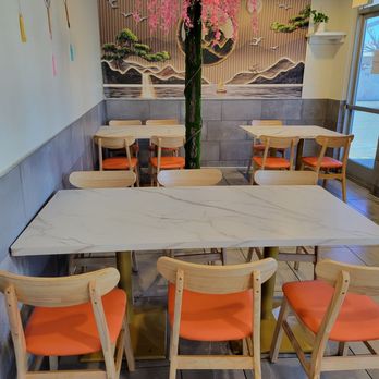 Lucky Dumpling House - Indoor Seating - Chinese Near Me - Sacramento, California