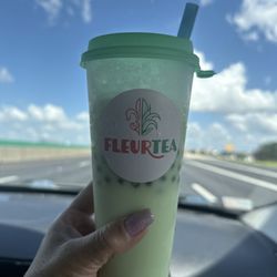 Fleurtea - Honeydew milk tea with lychee.