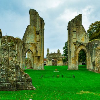 Glastonbury Abbey - Landmarks & Historical Buildings Near Me - Glastonbury, SOM