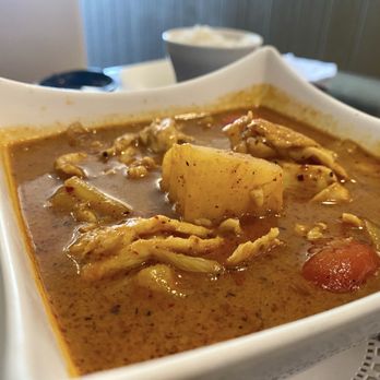 9 Pad Thai - Chicken massaman curry - Thai Near Me - Springfield, Virginia