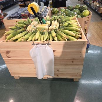 Hardings Friendly Markets - Corn display - Grocery Near Me - Portage, Michigan Hardings Friendly Markets - Corn display - Grocery Near Me - Portage, Michigan