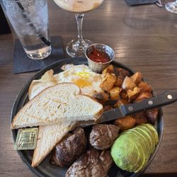 Welly's Restaurant - Steak and eggs