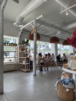 Pura Vida Miami by null