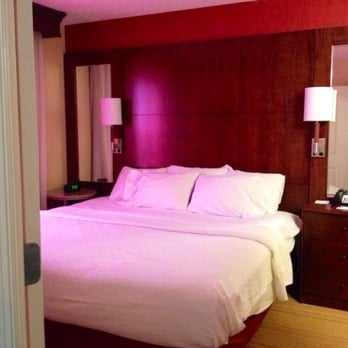 Residence Inn by Marriott Auburn - master bedroom-king - Hotels Near Me - Auburn, Maine Residence Inn by Marriott Auburn - master bedroom-king - Hotels Near Me - Auburn, Maine