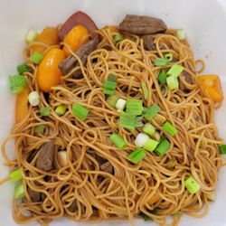 Mamas House - Tallarin saltado con carne