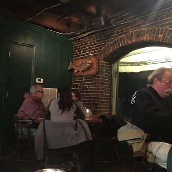 Boars Head Grill - Dining room - Seafood Near Me - Savannah, Georgia