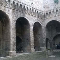 Rocca Roveresca - Cortile