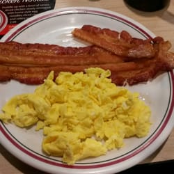 Huddle House - Scrambled eggs and bacon