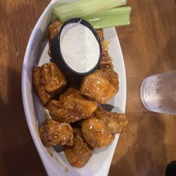 Jonesy's Local Bar & Grill - Boneless wings