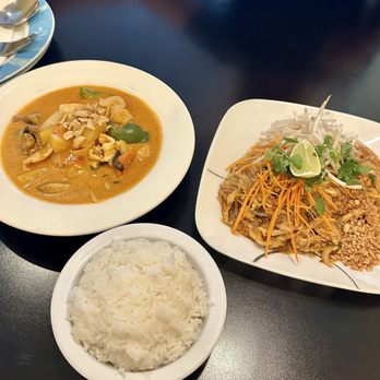 Tea Rose Diner - Pineapple Curry and Pad Thai - Thai Near Me - Murray, Utah