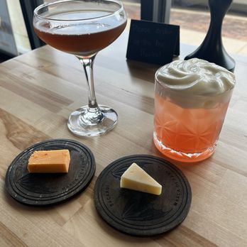 Hill Valley Dairy - Fantastic craft cocktails with delicious cheese pairing - Cheese Shops Near Me - Milwaukee, Wisconsin Hill Valley Dairy - Fantastic craft cocktails with delicious cheese pairing - Cheese Shops Near Me - Milwaukee, Wisconsin
