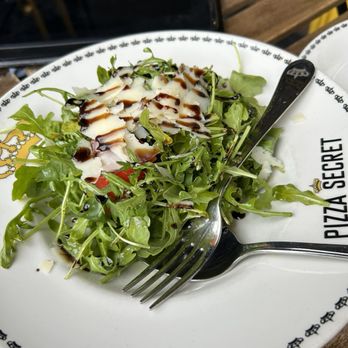 Pizza Secret - Arugula & Pomodorini - Pizza Near Me - Brooklyn, New York