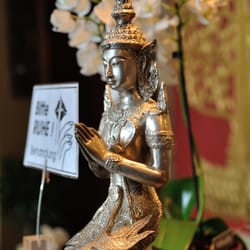 Dee Na Thai Massage