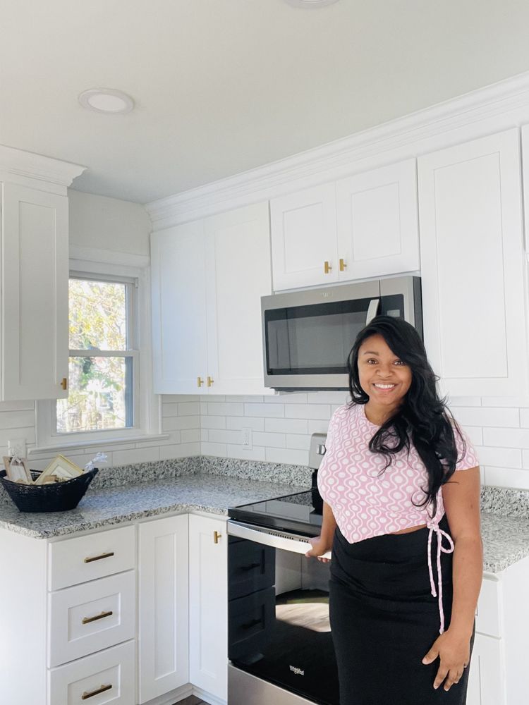 AMANDA LUKES 1ST CLASS REAL ESTATE FLAGSHIP Updated August 2024