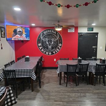 Birrieria Rancho Viejo - Trying out a new spot I always pass by. Finally stopping in! - Tacos Near Me - Laton , California