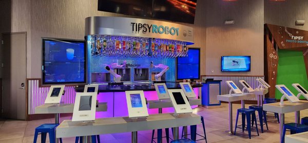 Tipsy Robot at Planet Hollywood by null
