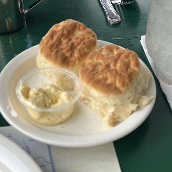 Gwennies Old Alaska Restaurant - Biscuit - American Near Me - Anchorage, Alaska