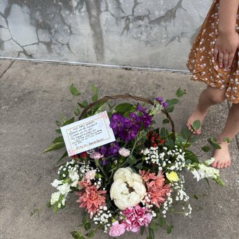 Florals By Hometown Collective - Floral Designers Near Me - Gatesville, Texas Florals By Hometown Collective - Floral Designers Near Me - Gatesville, Texas
