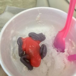 Peace Pipe Cafe - Medium Shaved Ice White Coconut w/ coconut cream (+$1) My favorite I ate b4 pic Incl. Gummy treat!