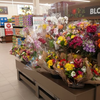 ALDI - Fresh flowers - Grocery Near Me - Cerritos, California