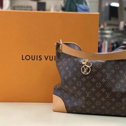 Fifth Avenue Upscale Resale
