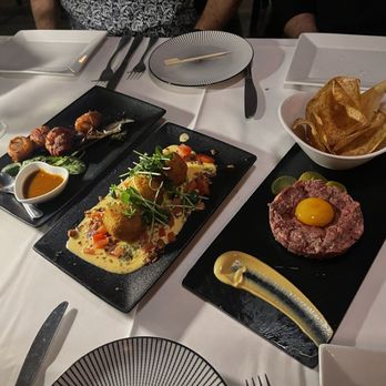 Rosebowl Steak & Seafood - Scallops & becon, beef tartare and Arancini - Steakhouses Near Me - Ottawa, Ontario