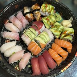 Sushi 22 - Sushi Deluxe: too much rice, dry rice, not very fresh tasting fish
