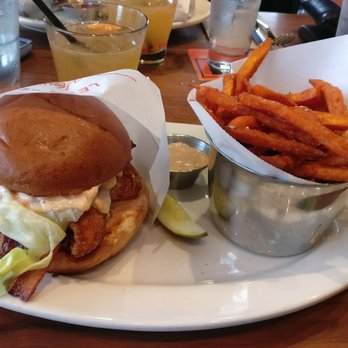 Browns Socialhouse Surrey Centre - Spicy crispy chicken sandwich - Canadian (New) Near Me - Surrey, British Columbia Browns Socialhouse Surrey Centre - Spicy crispy chicken sandwich - Canadian (New) Near Me - Surrey, British Columbia