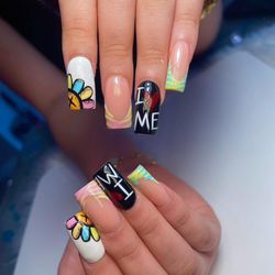 Lavue Nail Lounge