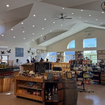 Montezuma Winery - Wineries Near Me - Seneca Falls, New York