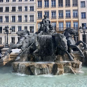 La Fontaine - 5/20/26 FYI. - Fast Food Near Me - Lyon, 69 La Fontaine - 5/20/26 FYI. - Fast Food Near Me - Lyon, 69