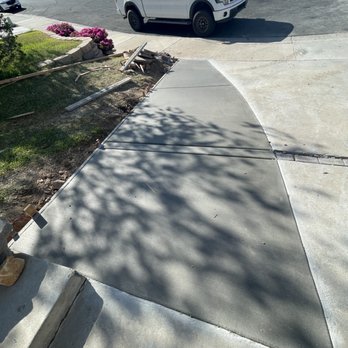 Escorza Construction - Front Yard Slab - Tree Services Near Me Escorza Construction - Front Yard Slab - Tree Services Near Me