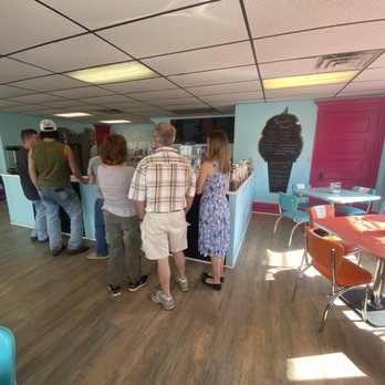 Moe Fatz - ordering area - Ice Cream & Frozen Yogurt Near Me - Franklin, West Virginia Moe Fatz - ordering area - Ice Cream & Frozen Yogurt Near Me - Franklin, West Virginia