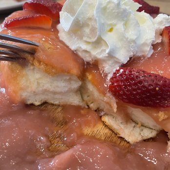 Aloha Kitchen - Guava soufflé - Breakfast & Brunch Near Me - Honolulu, Hawaii