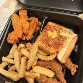 Zaxbys - Wingz and Thingz platter with Buffalo wings - Fast Food Near Me - Wake Forest, North Carolina Zaxbys - Wingz and Thingz platter with Buffalo wings - Fast Food Near Me - Wake Forest, North Carolina