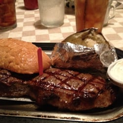 Maxi's Food & Spirit Barn - Their food is really great, the service is even better!