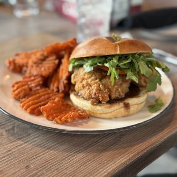 Yuengling - Crispy chicken sandwich w sweet potato fries - Breweries Near Me - Tampa, Florida