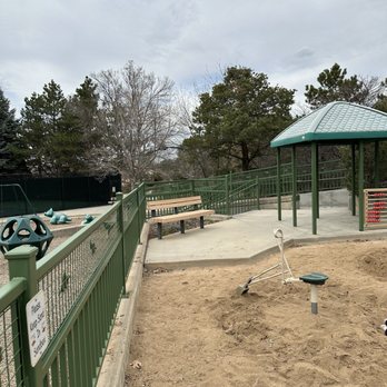 Hoffman Park - Parks Near Me - Greenwood Village, Colorado